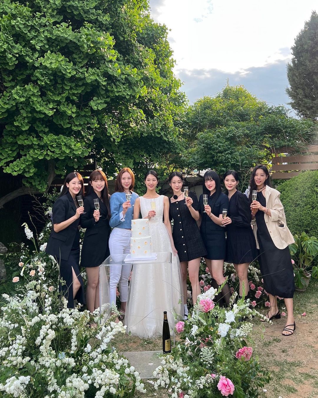 5월 결혼식 갈 때 @참고해💐💍​ 이미지