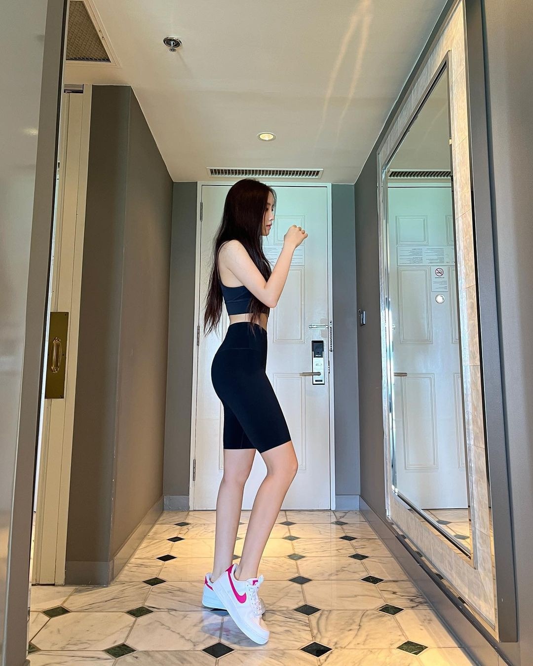 효민언니 찰떡인 바이커쇼츠🚴🏻‍♀️💕​ 이미지9