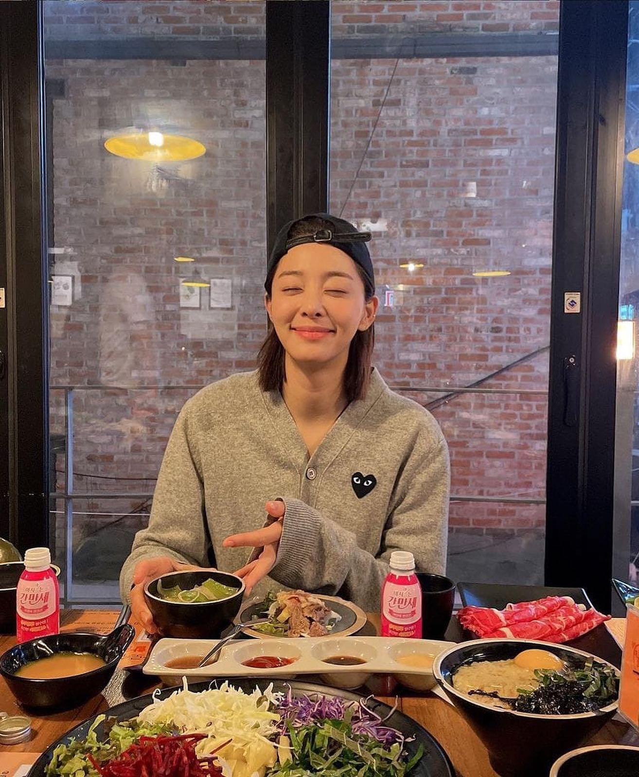 심플한 포인트❤️🖤꼼데 가디건 이미지3