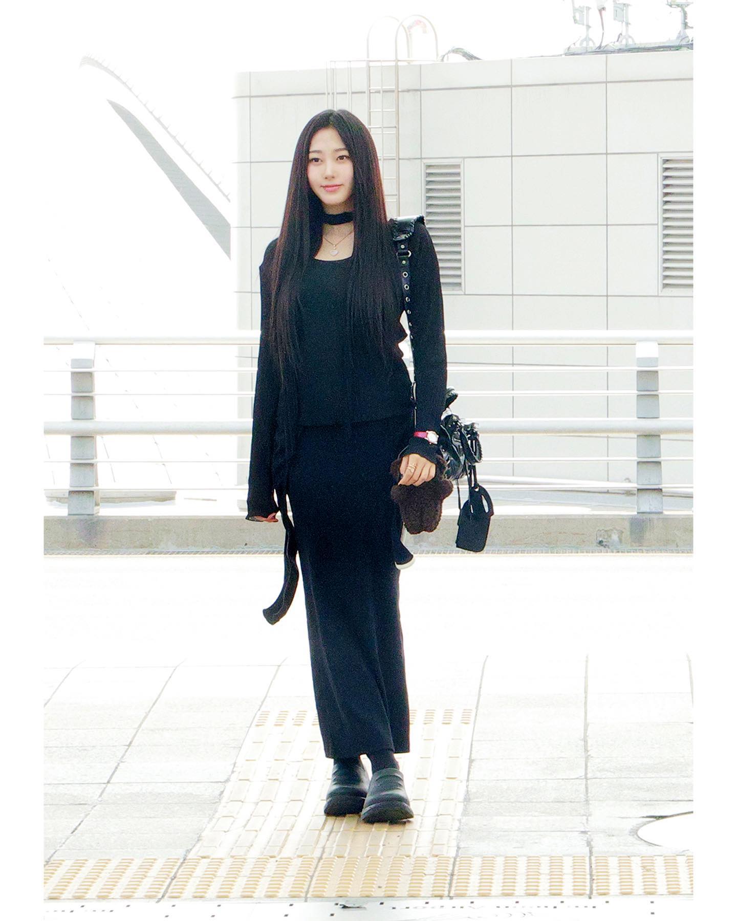 칸으로 떠난 쇼파드 x 에스파💍💜
K-POP 그룹 최초 칸 영화제 참석🎬✈️공항룩도 @예뻐 #광고 이미지8
