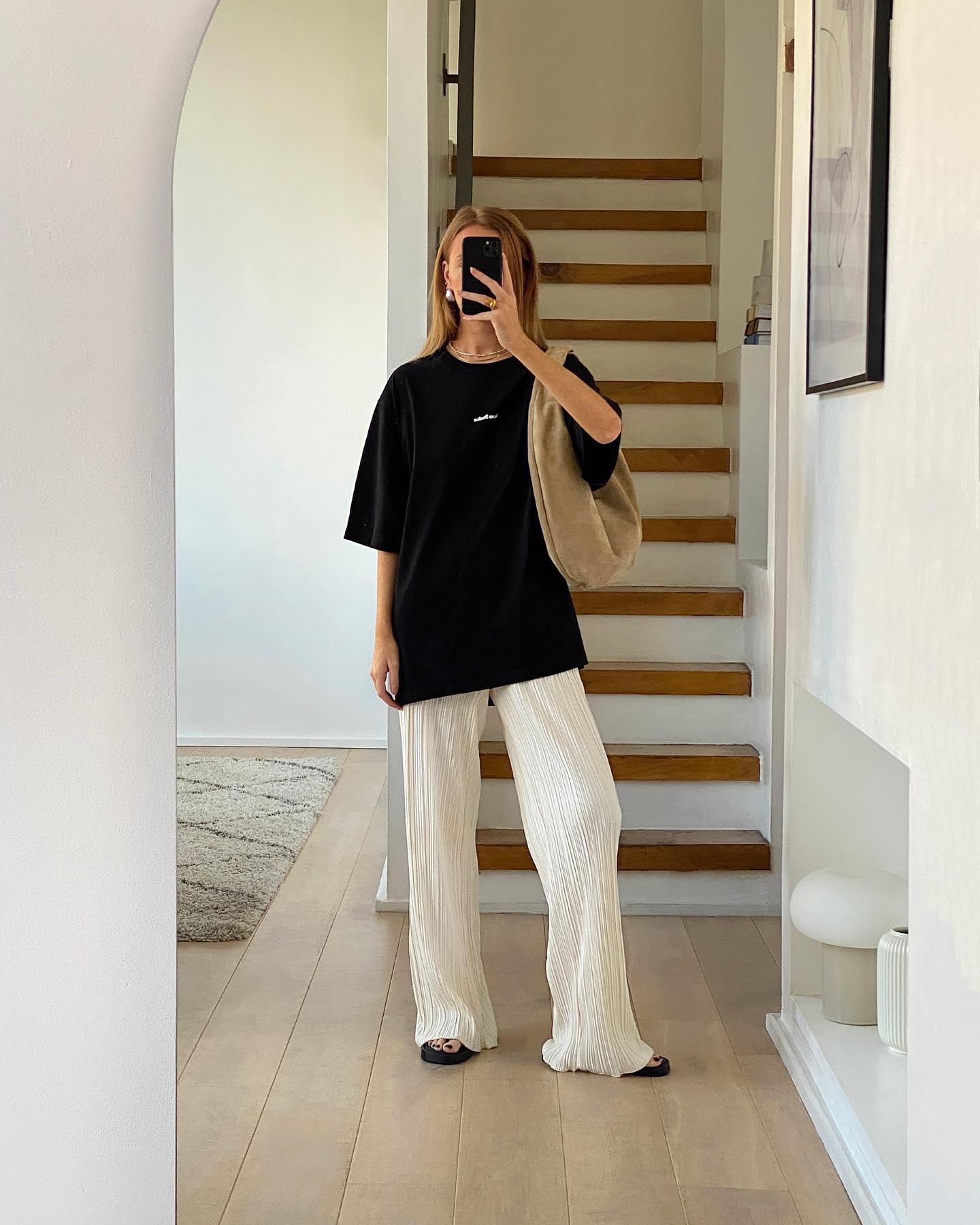 검정 반팔 10가지 활용법🖤 이미지