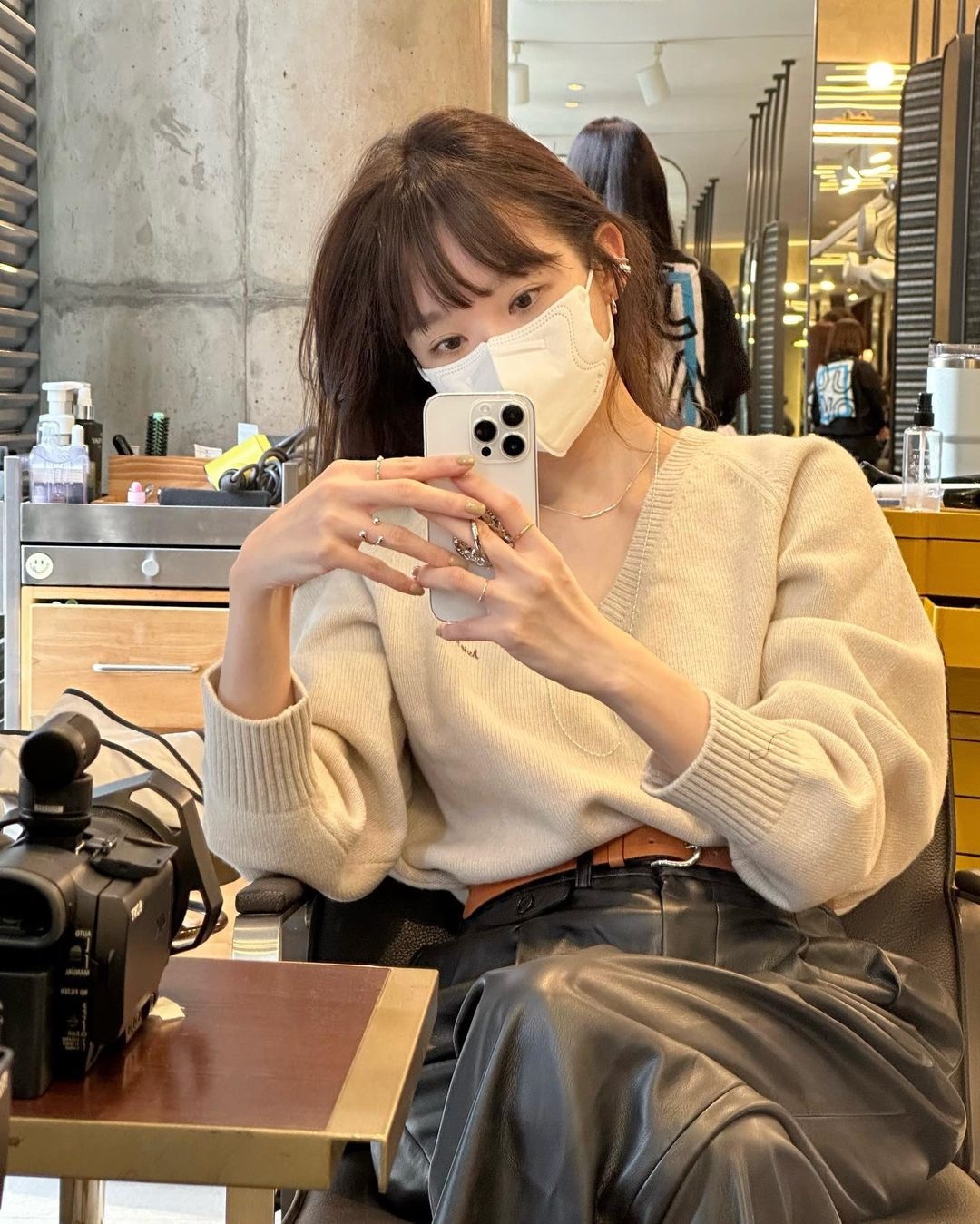 앞머리 뽐뿌 민경언니🤍🖤일상룩​ 이미지5