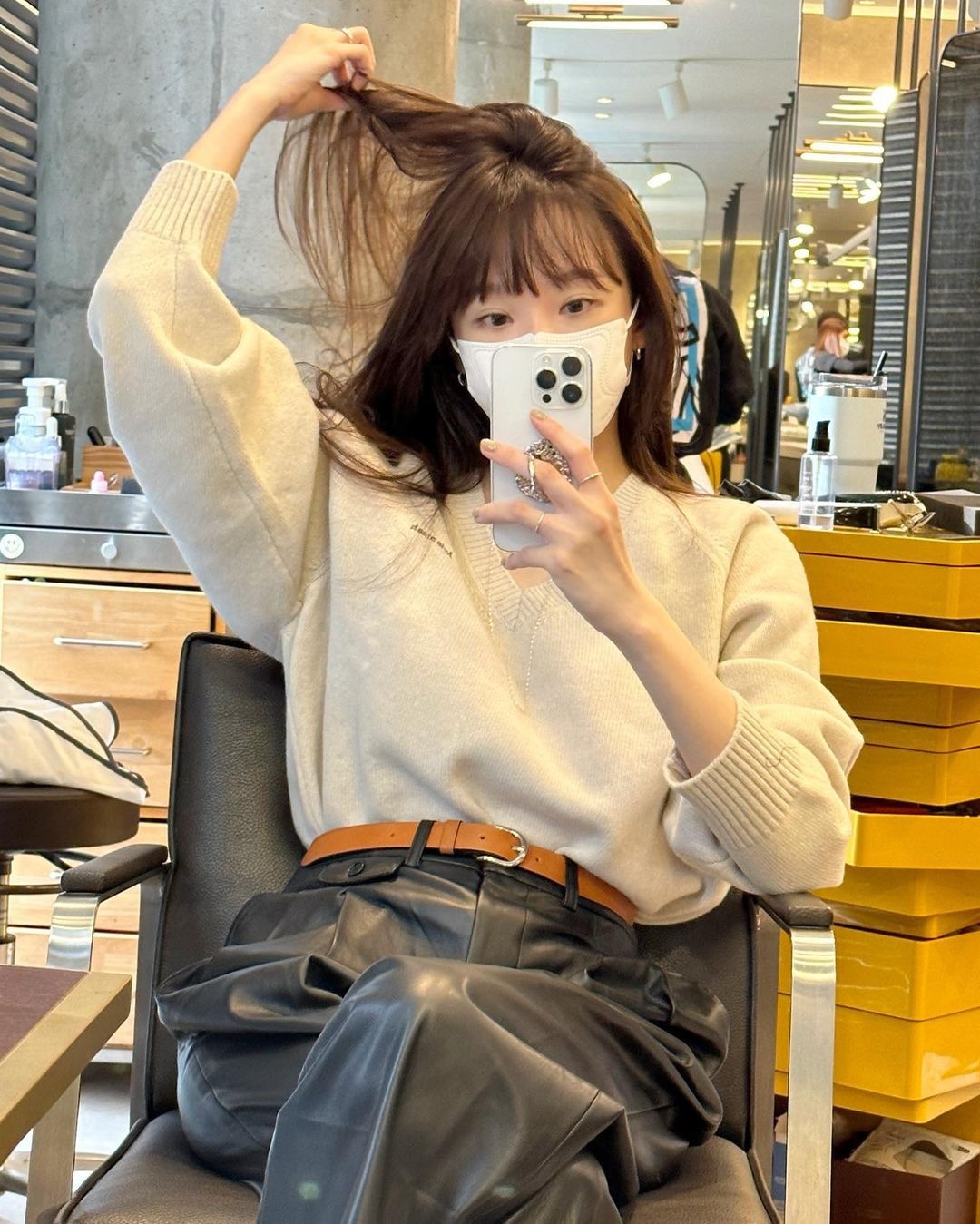앞머리 뽐뿌 민경언니🤍🖤일상룩​ 이미지9