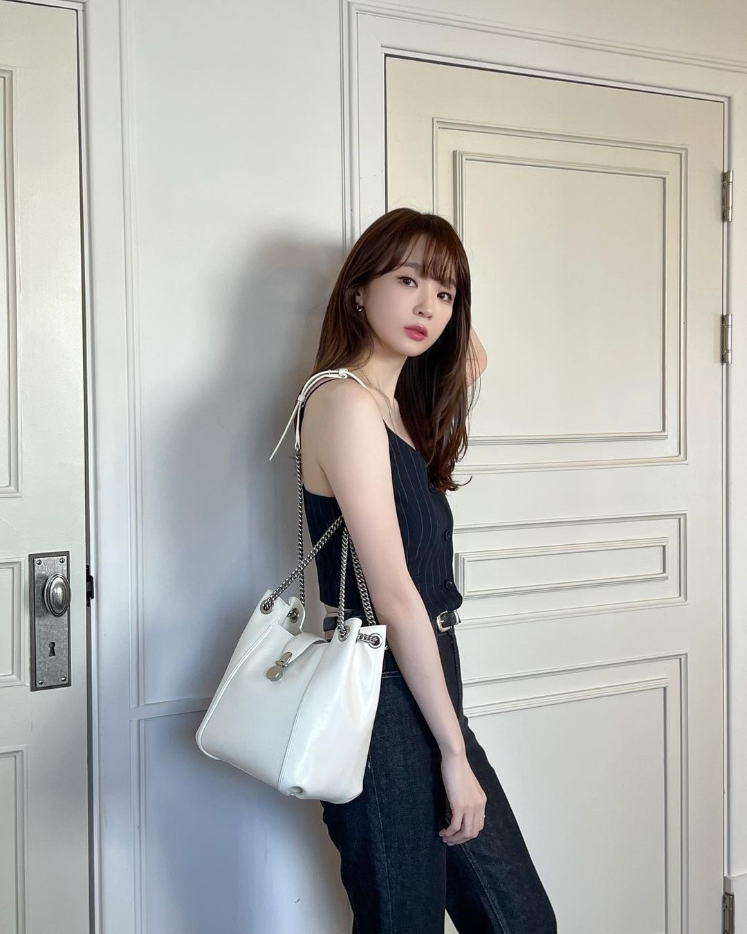 앞머리 뽐뿌 민경언니🤍🖤일상룩​ 이미지
