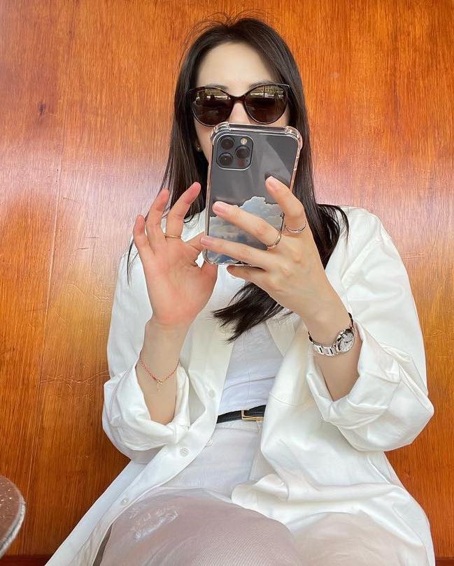 소희 까르띠에 시계⌚️발롱블루💙 이미지5