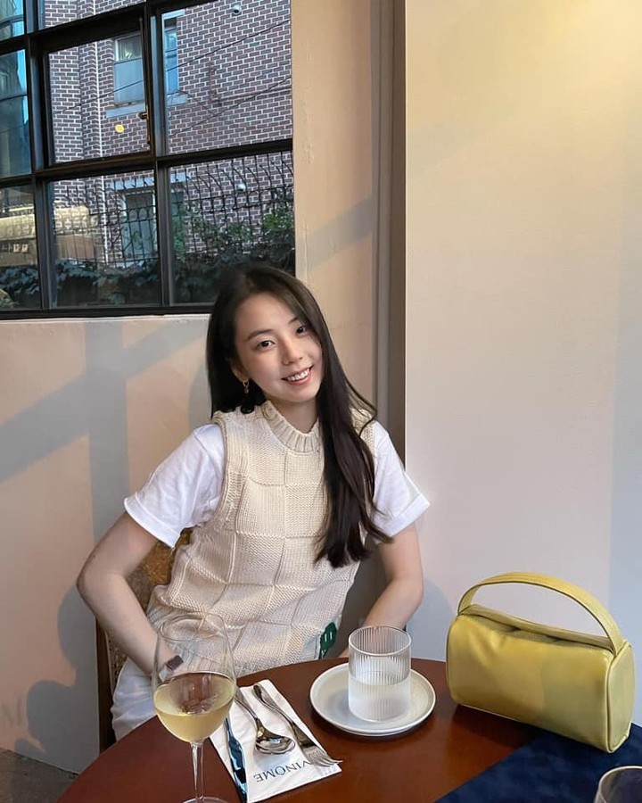 반팔에 니트조끼🤍 지금이 딱❕​ 이미지