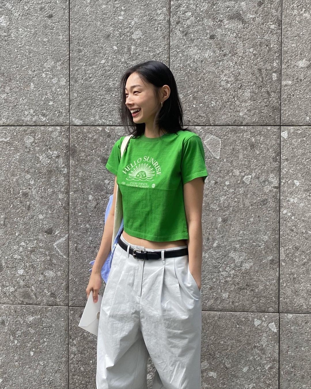 흰바지는 반팔컬러로 포인트❤️🤍​ 이미지
