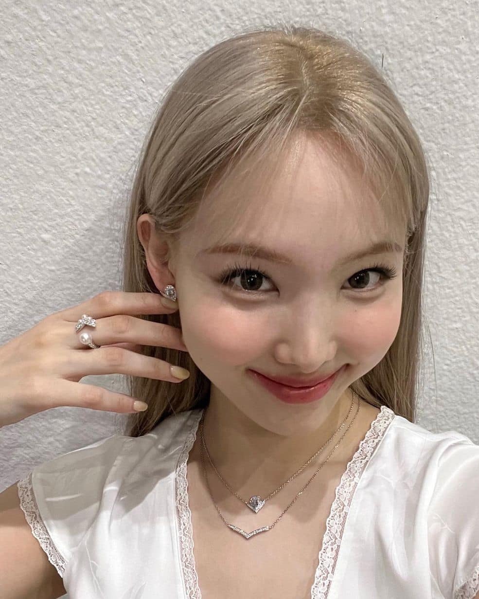 올여름엔 탈색 도전🧝🏻‍♀️🤍​ 이미지