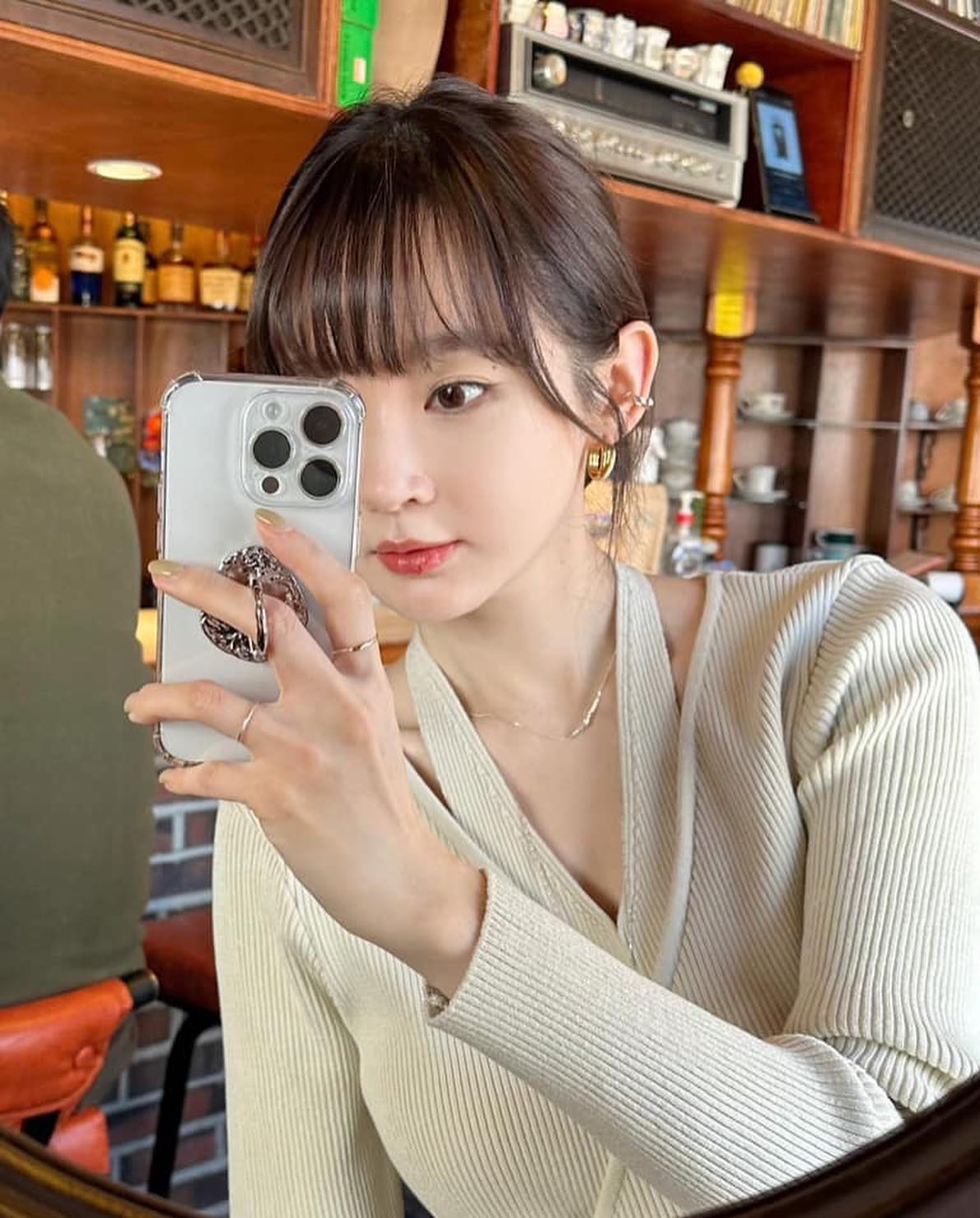 목 허전하면 민경언니 참고해💛🤍 이미지6