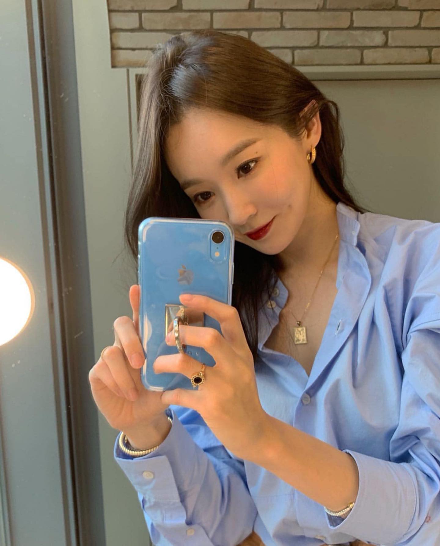 목 허전하면 민경언니 참고해💛🤍 이미지