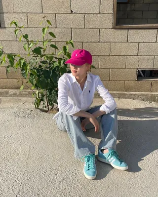 수수한 볼캡 코디🩷🧢@김보라 이미지