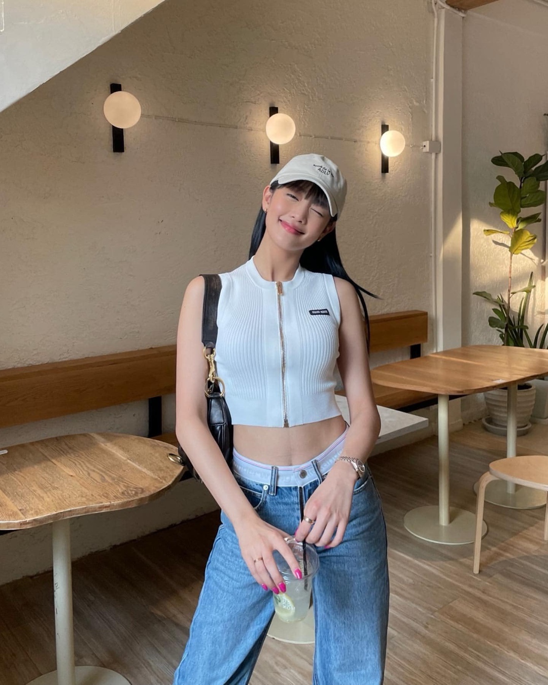 여름 미우미우는 민니처럼🤍🖤​ 이미지