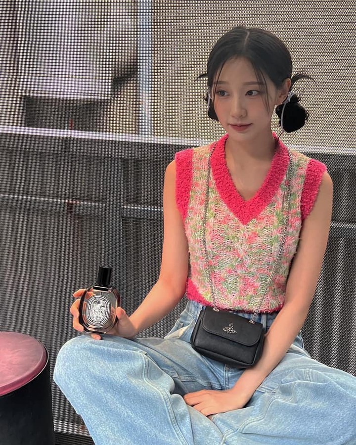 여름엔 니트조끼만 입을래💙🤍​ 이미지