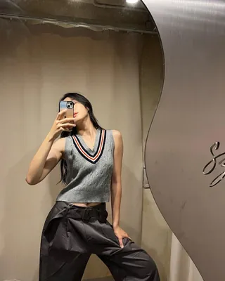 여름엔 니트조끼만 입을래💙🤍 이미지