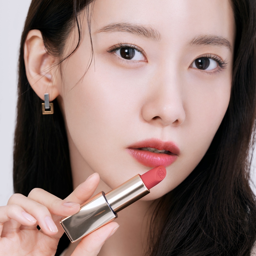 킹더랜드 윤아 러블리 메컵💛🩷​
에스티 로더 퓨어 컬러 립스틱 420 레벨리어스로즈💄 #광고​ 이미지4