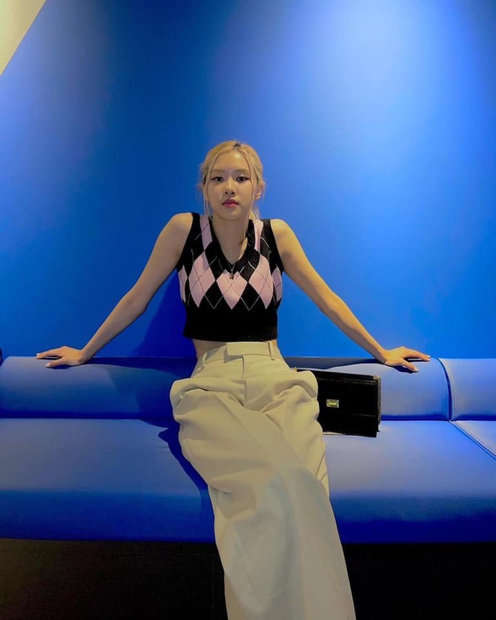 여름엔 니트조끼만 입을래💙🤍​ 이미지