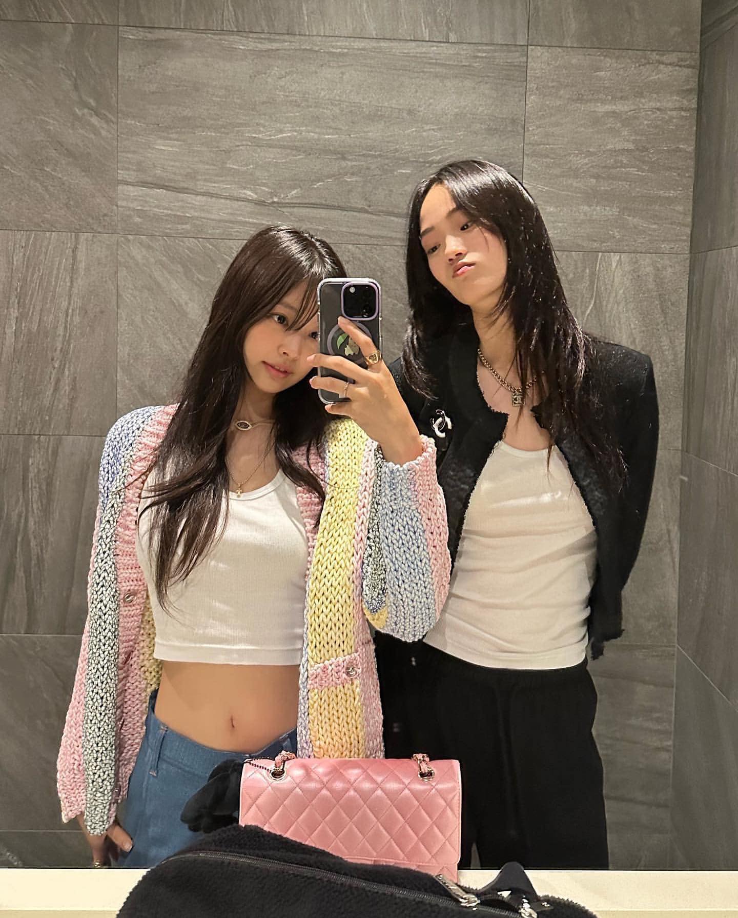 찐친 케미📸 제니👭신현지 이미지