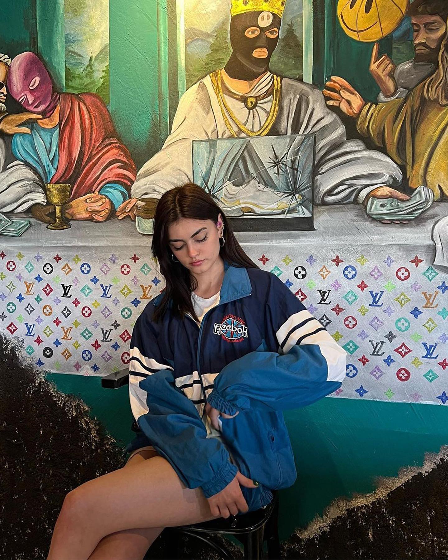 요즘 레트로 클래식템🇬🇧💙@리복
빈티지 바람막이 & 프리미어 로드 조합😎👟아리아나그란데와 아리하라 미유키 착용✨ 이미지4