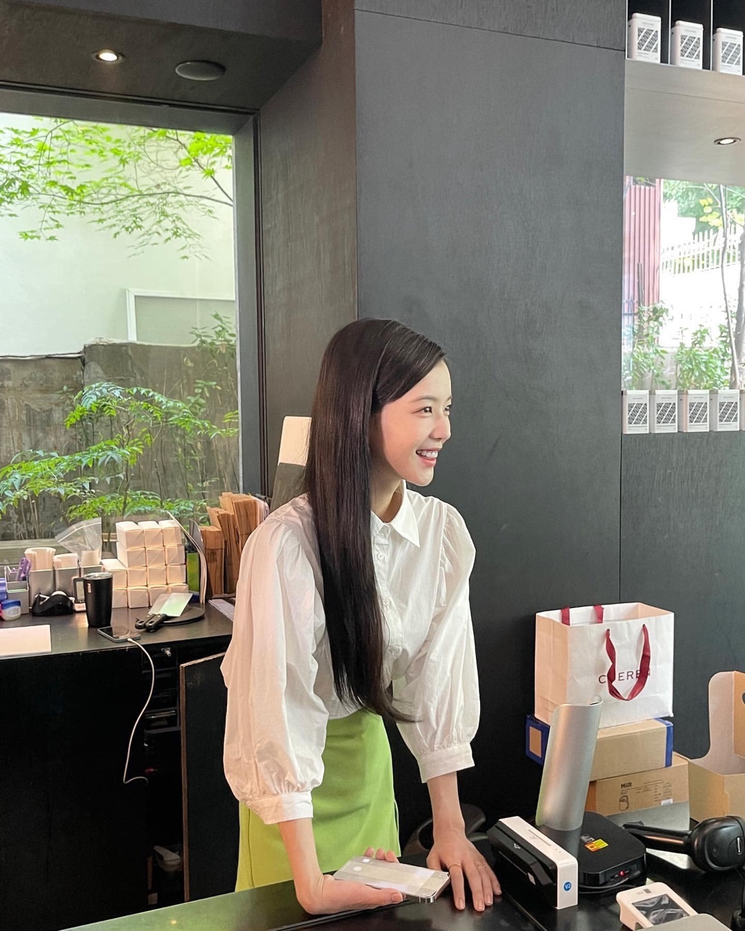 러블리한 화이트 퍼프 디테일🤍​ 이미지6
