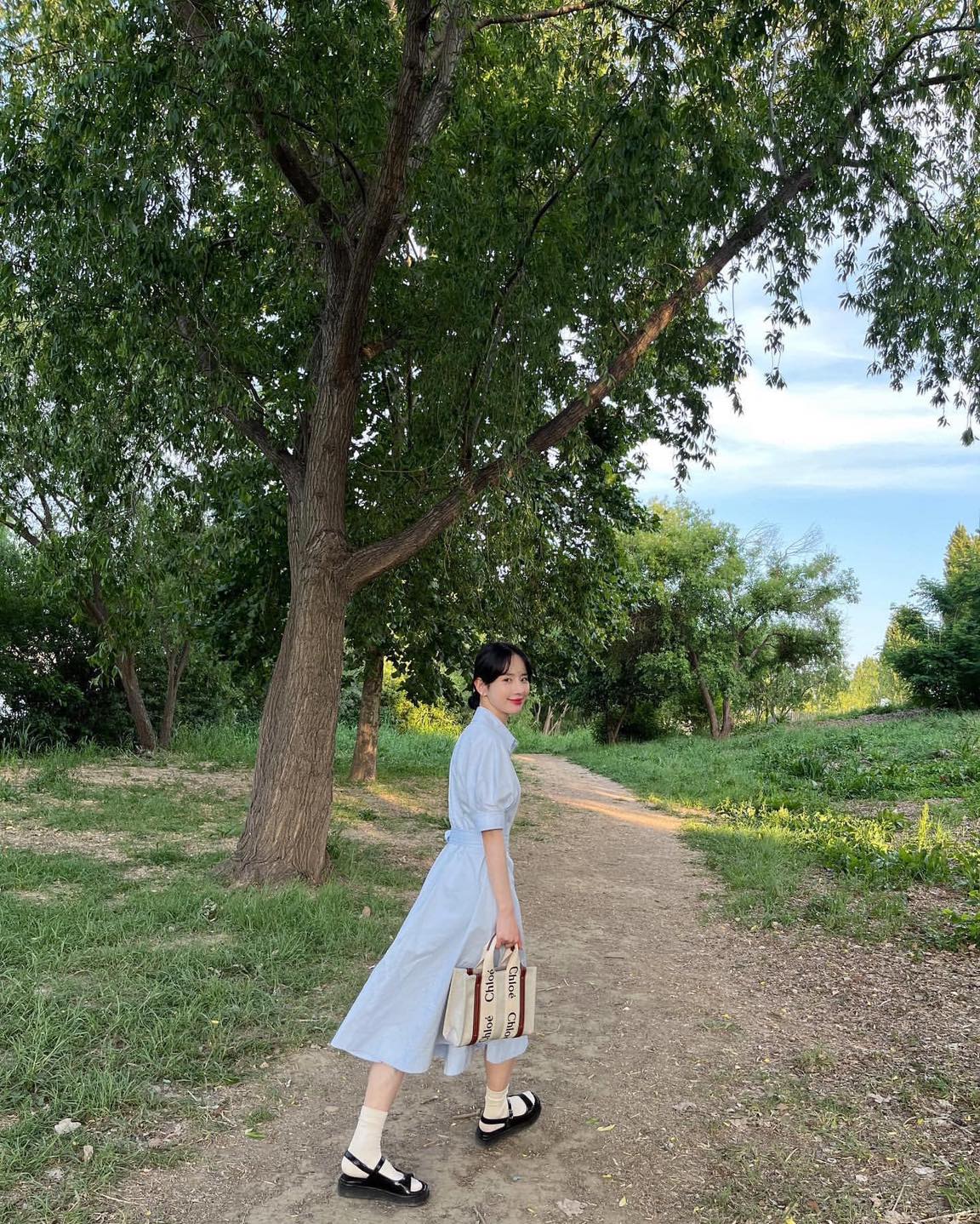 모든 룩에 흰양말 더하기🤍🧦​ 이미지
