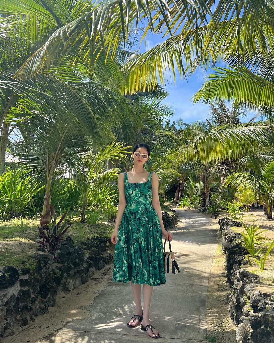 싱그러움 더해줄 초록 원피스👗💚​ 이미지