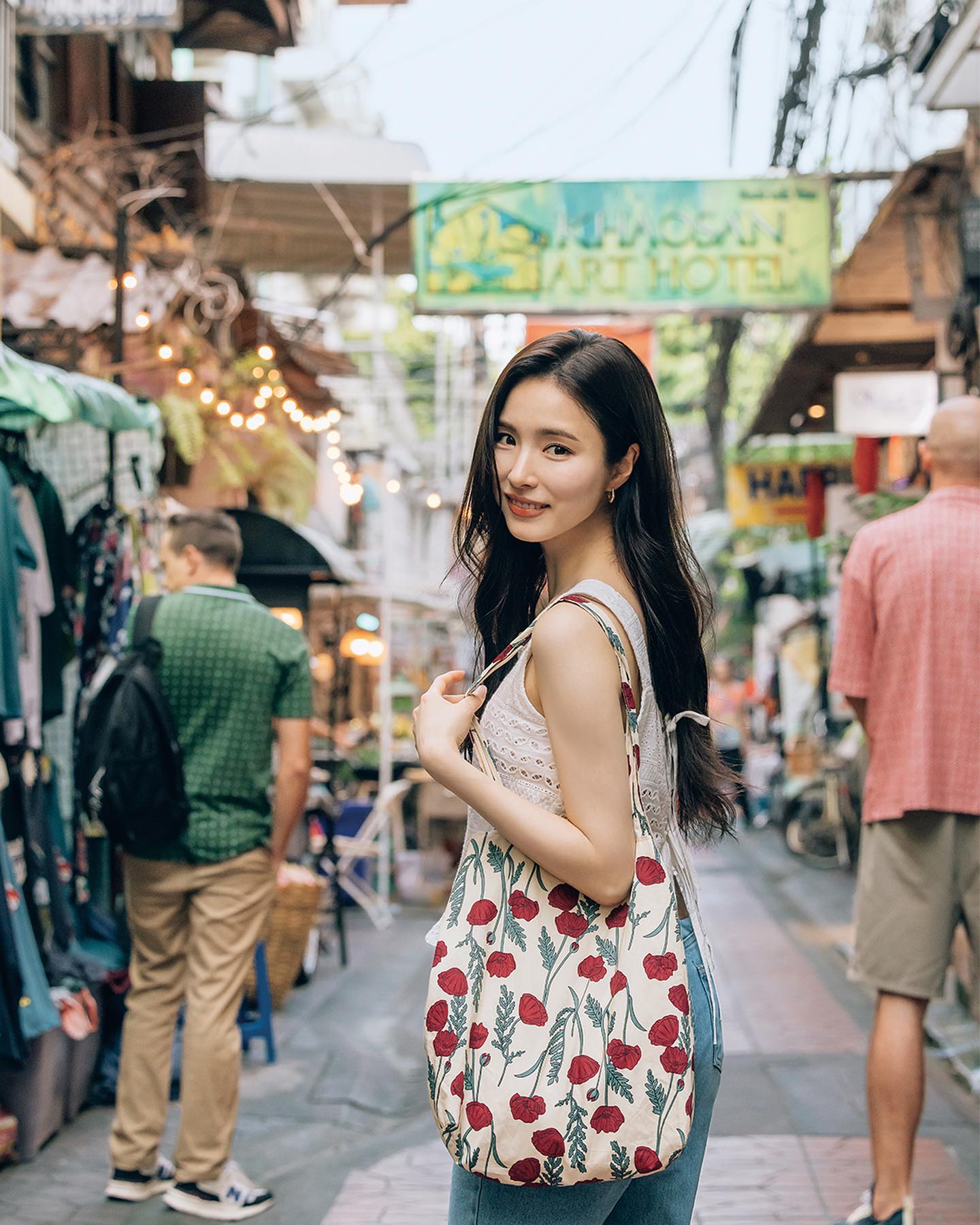 세경언니처럼 방콕 여행룩🥭🍉
여름 휴가룩 정석 나시 & 에코백🏝️🩷예쁘게 @따라해 #광고 이미지2