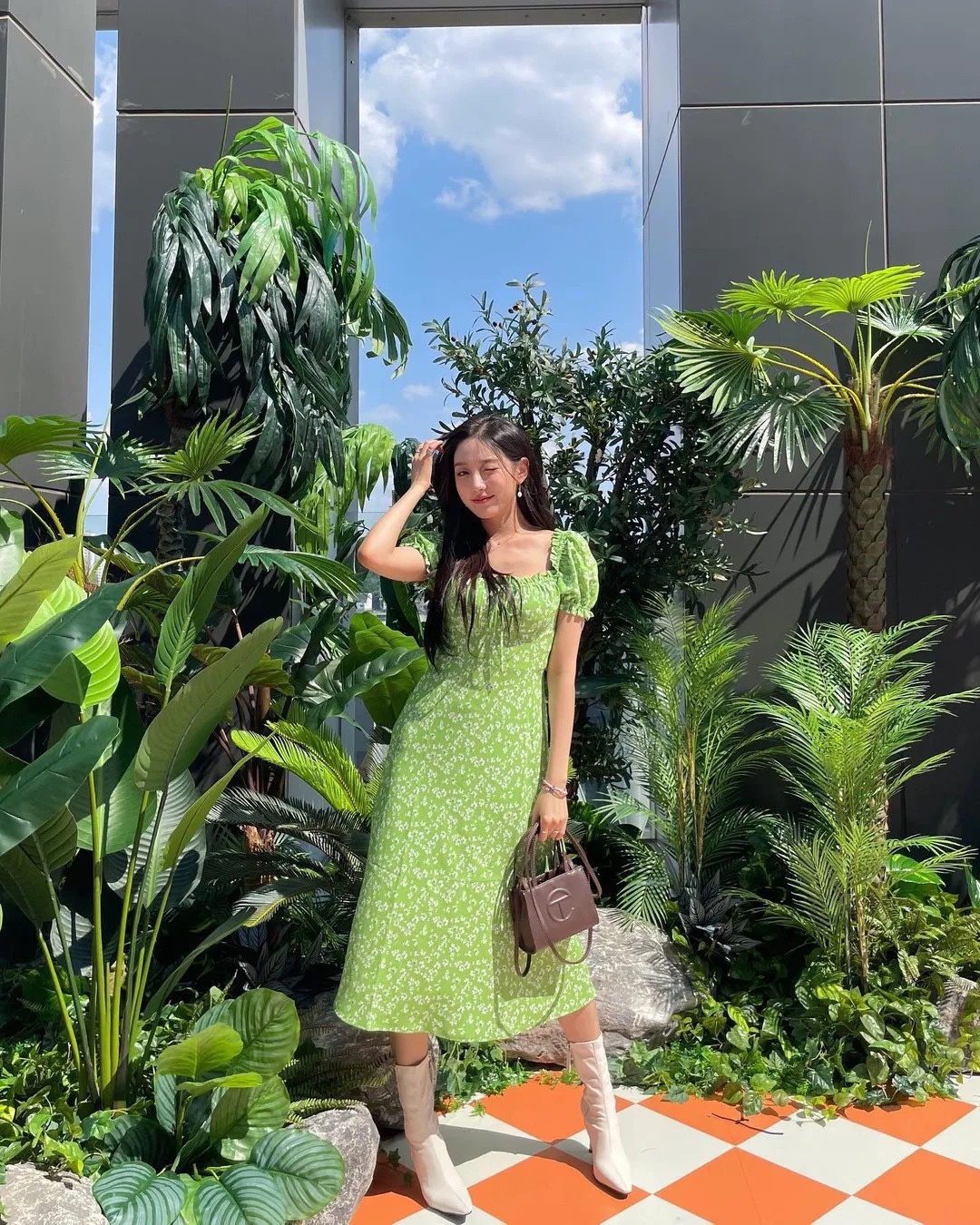 싱그러움 더해줄 초록 원피스👗💚​ 이미지