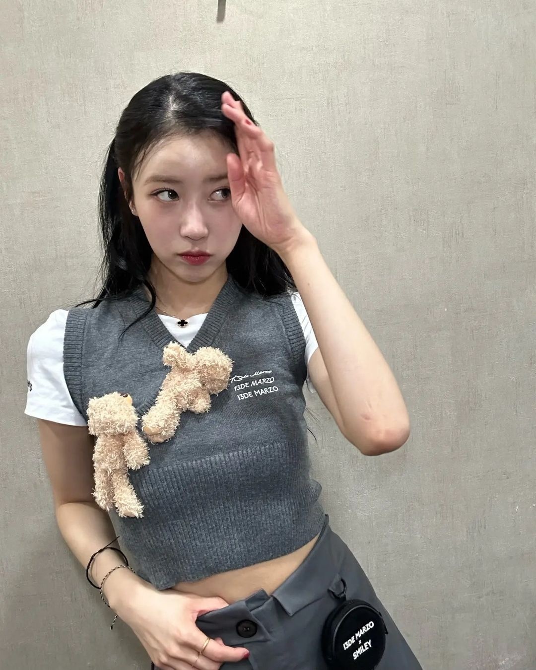 센스있게 흰반팔 레이어드🤍🩶 이미지