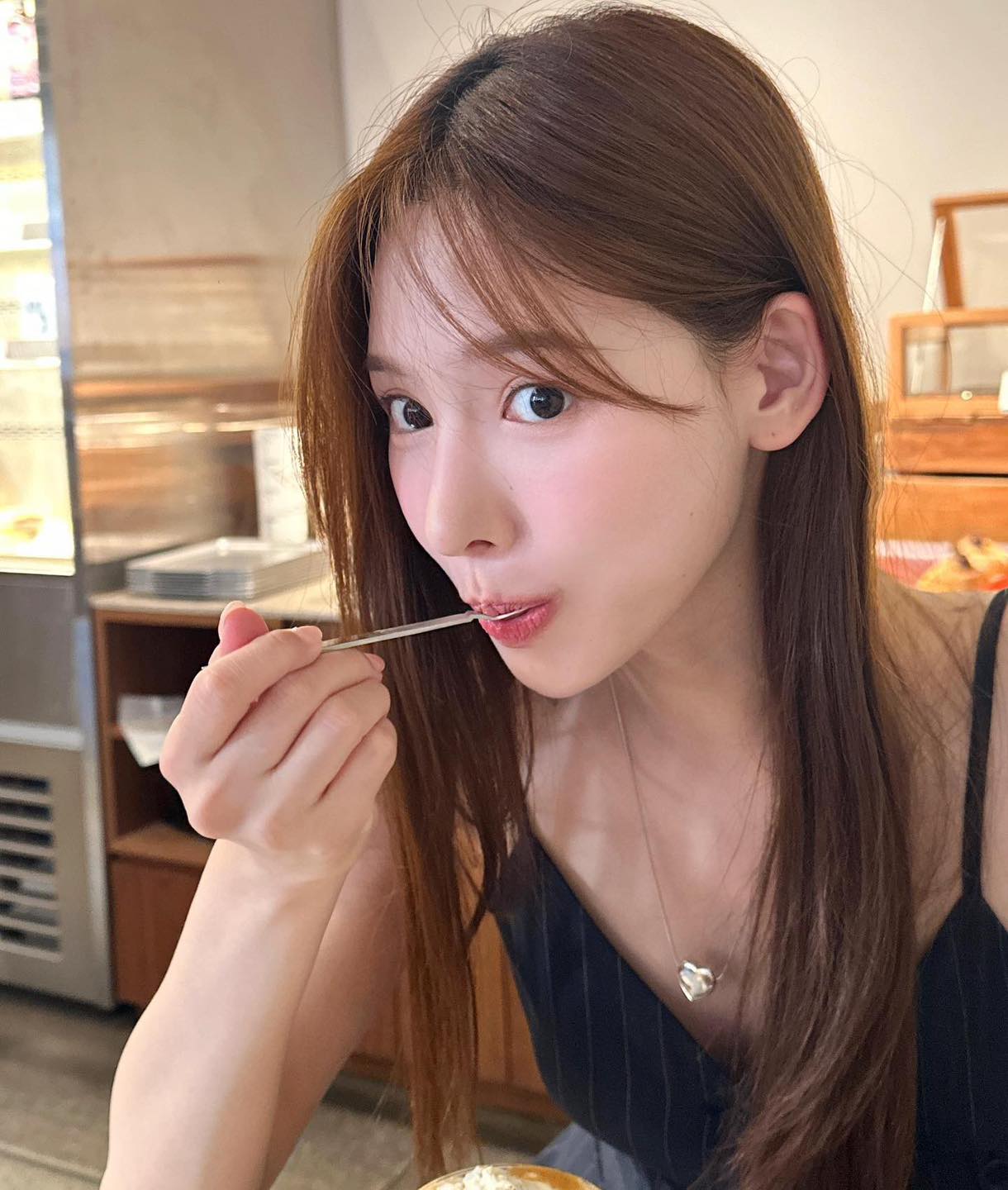 하트 목걸이로 여름 포인트🩶⛓️​ 이미지