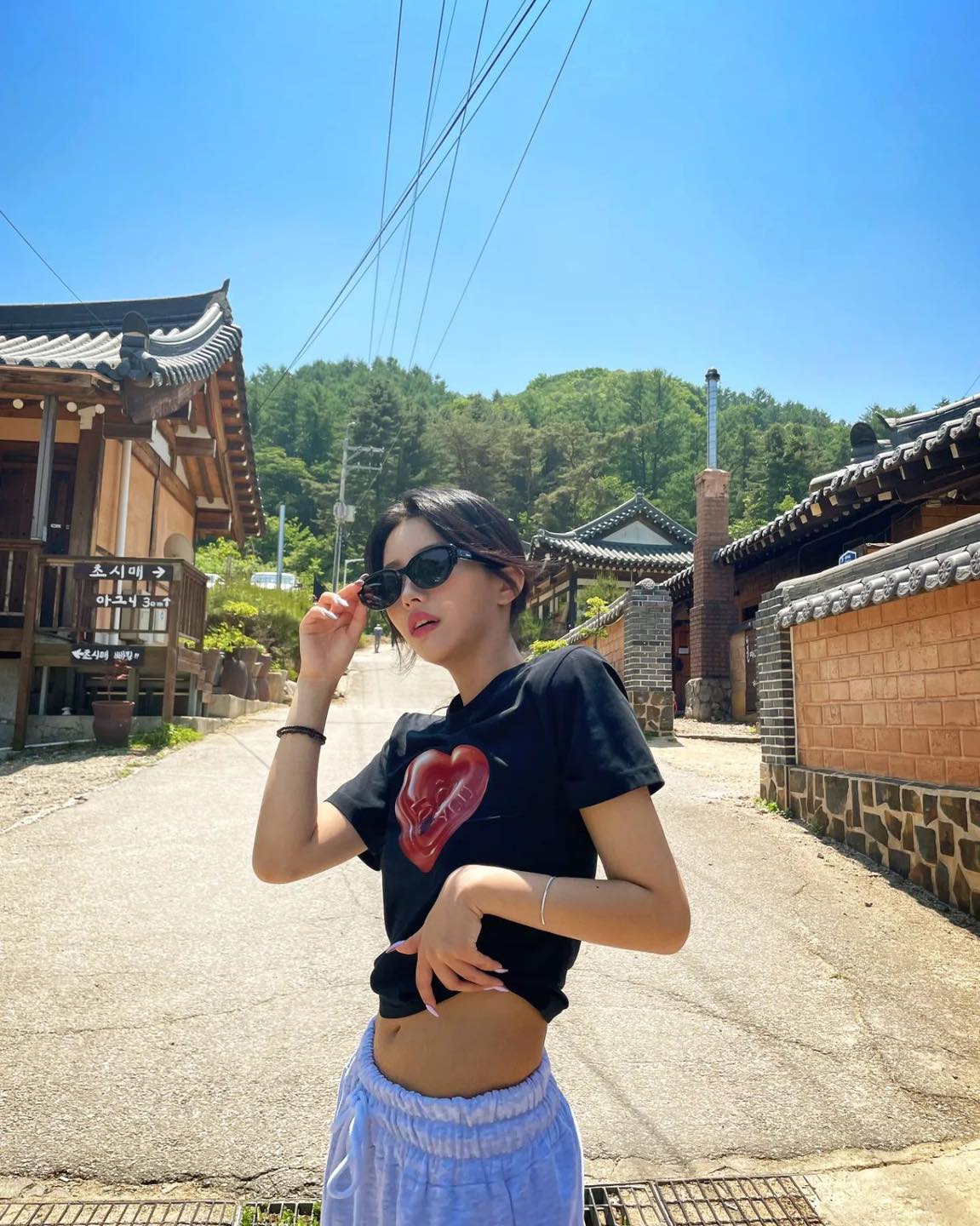 여름 꾸안꾸 조합✔️크롭+조거🤍​ 이미지
