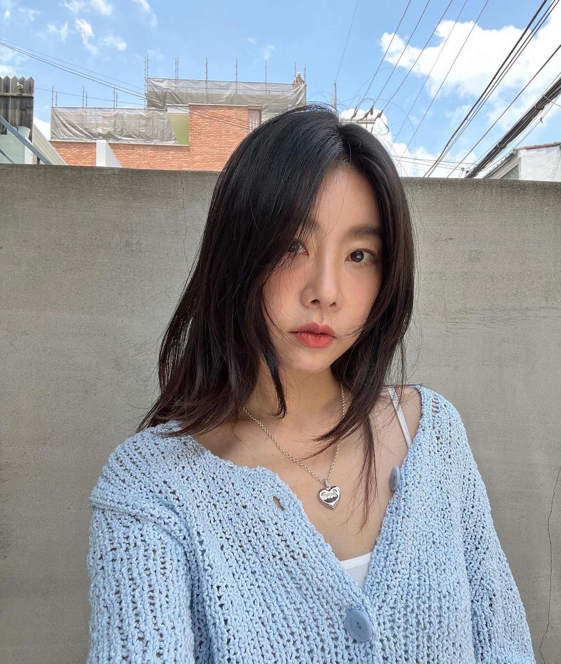 하트 목걸이로 여름 포인트🩶⛓️​ 이미지