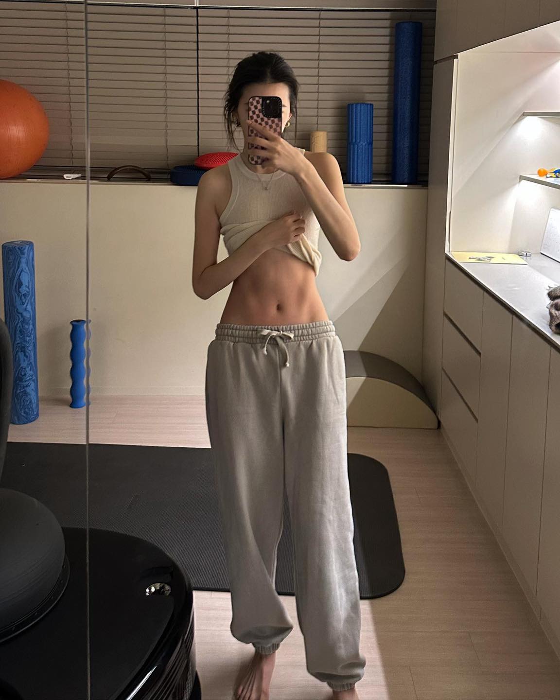 여름 꾸안꾸 조합✔️크롭+조거🤍​ 이미지