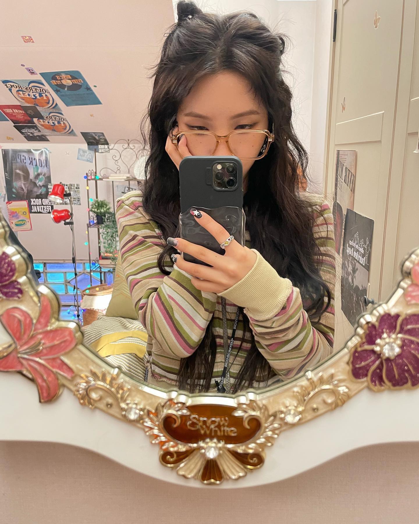 요즘 셀럽 폰케이스 알지?🍦그래그 이미지