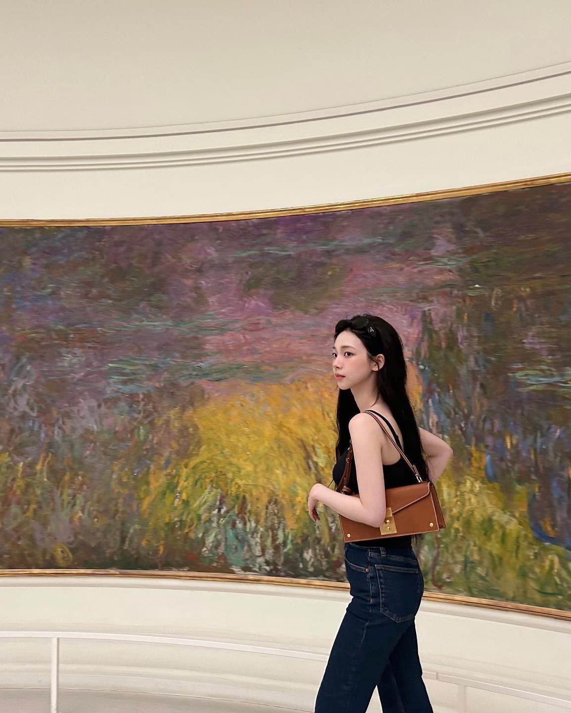코디 추천: 검정민소매+데님🖤💙​ 이미지