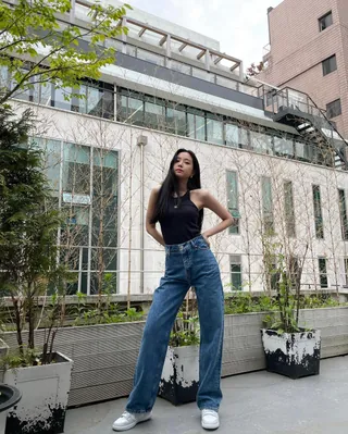 코디 추천: 검정민소매+데님🖤💙 이미지