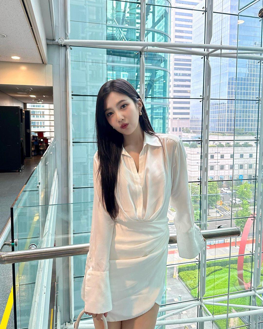 언니들의 여름 화이트 원피스☀️🤍 이미지