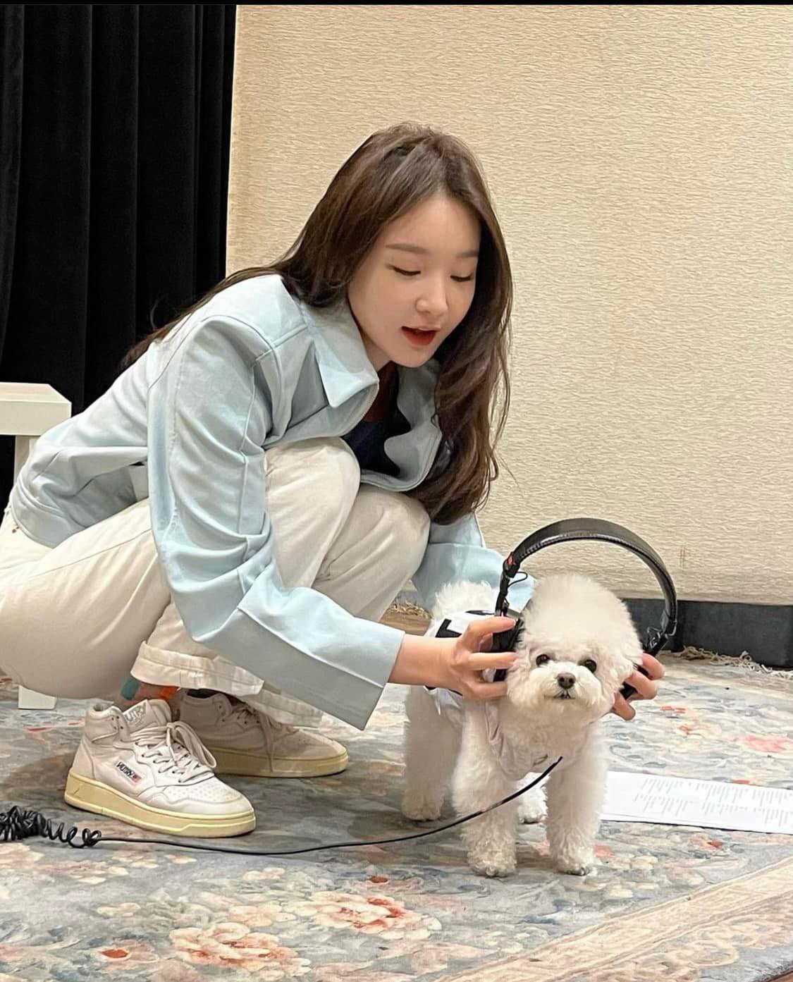 언니들의 운동화 픽👟🩵@오트리​ 이미지