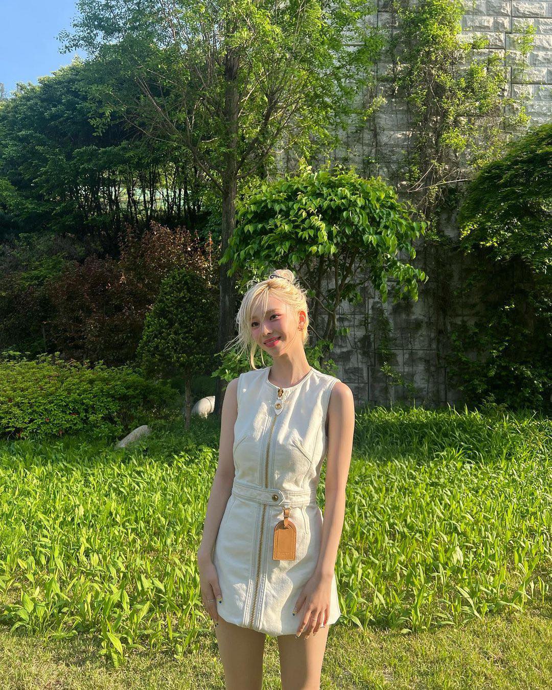 언니들의 여름 화이트 원피스☀️🤍​ 이미지