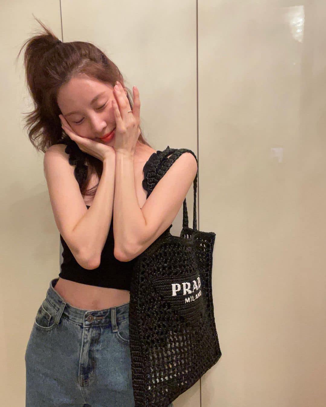 여름에는 프라다 그물백🕸️🩷 이미지6