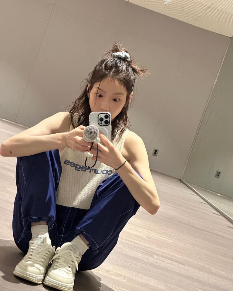 상큼함 더하는 핸드폰 스트랩📱🖤 이미지