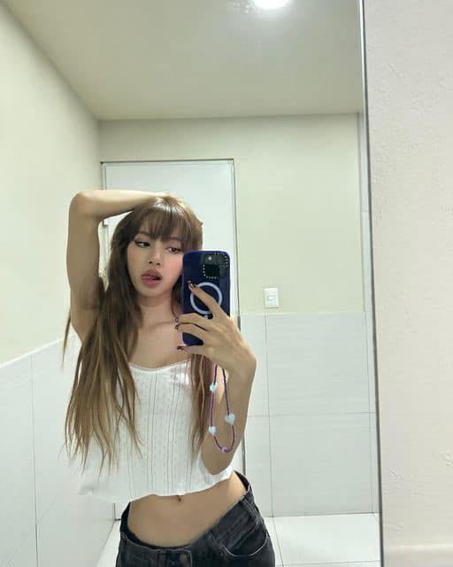 상큼함 더하는 핸드폰 스트랩📱🖤 이미지