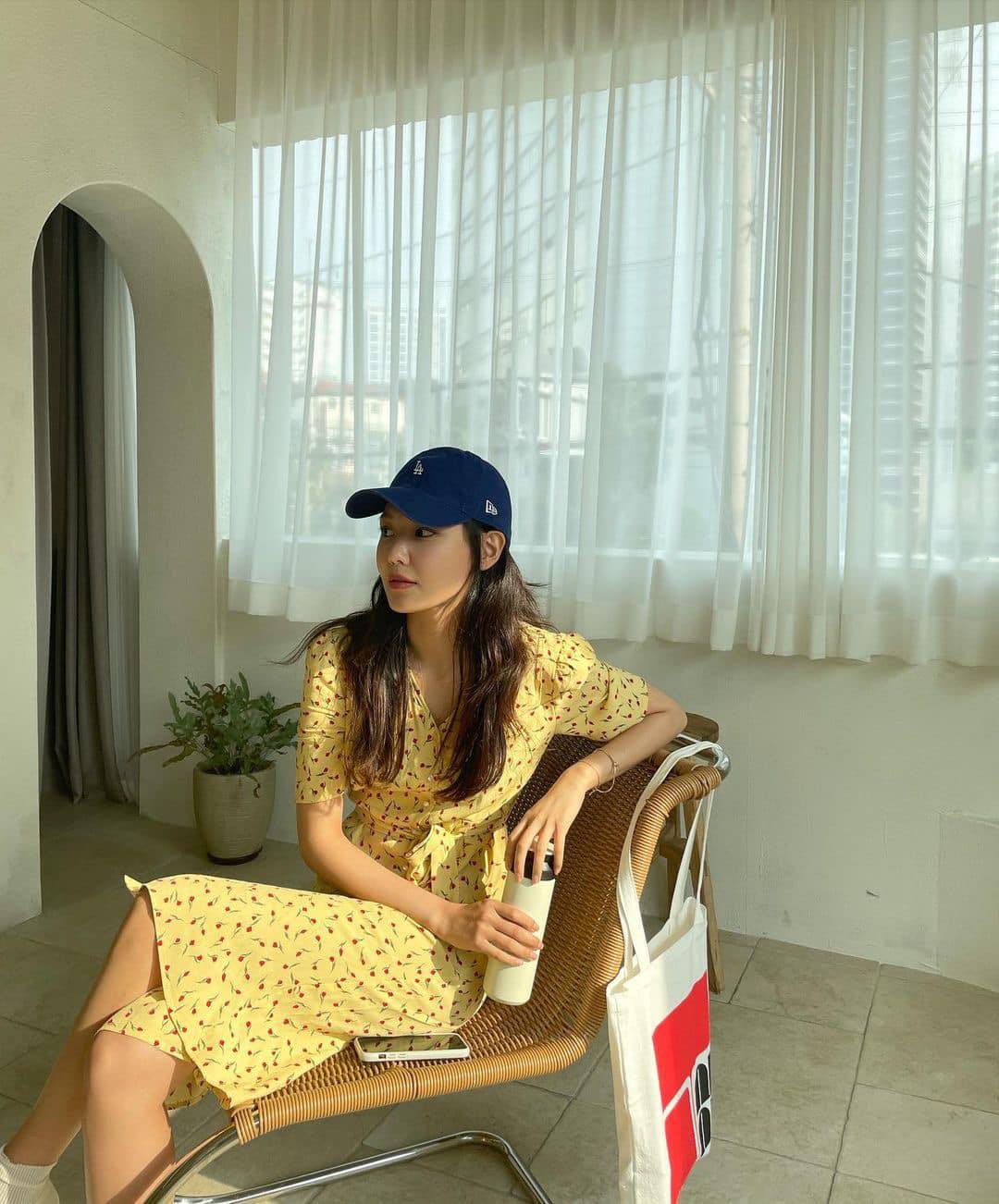 여름 휴가땐 원피스에 볼캡👗🧢 이미지