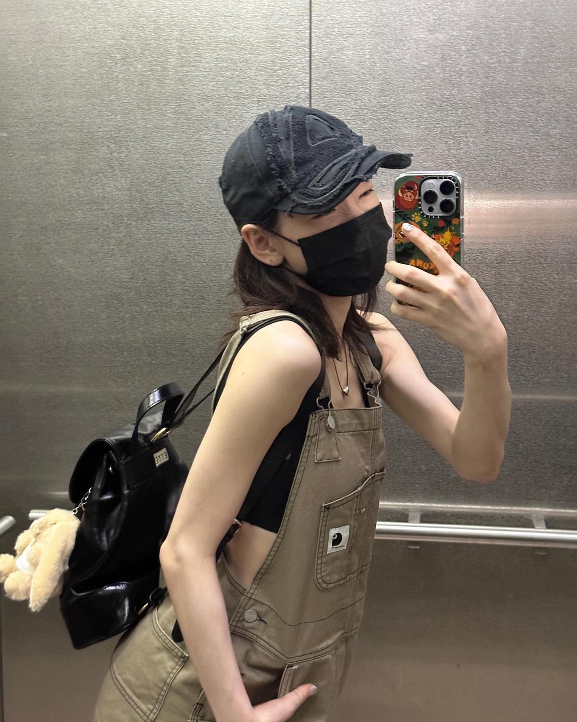무더위엔 나시&오버롤 조합☀️🤍 이미지"