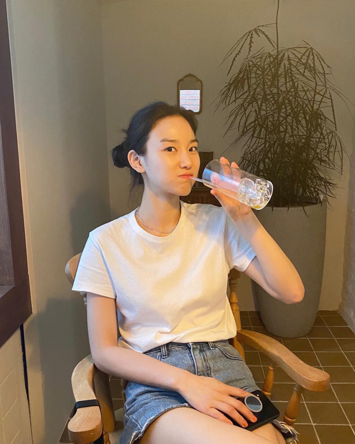 여름 기본템은 역시 청반바지💙🖤 이미지6