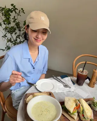 고은언니처럼 깔끔한 볼캡룩🧢🤍 이미지
