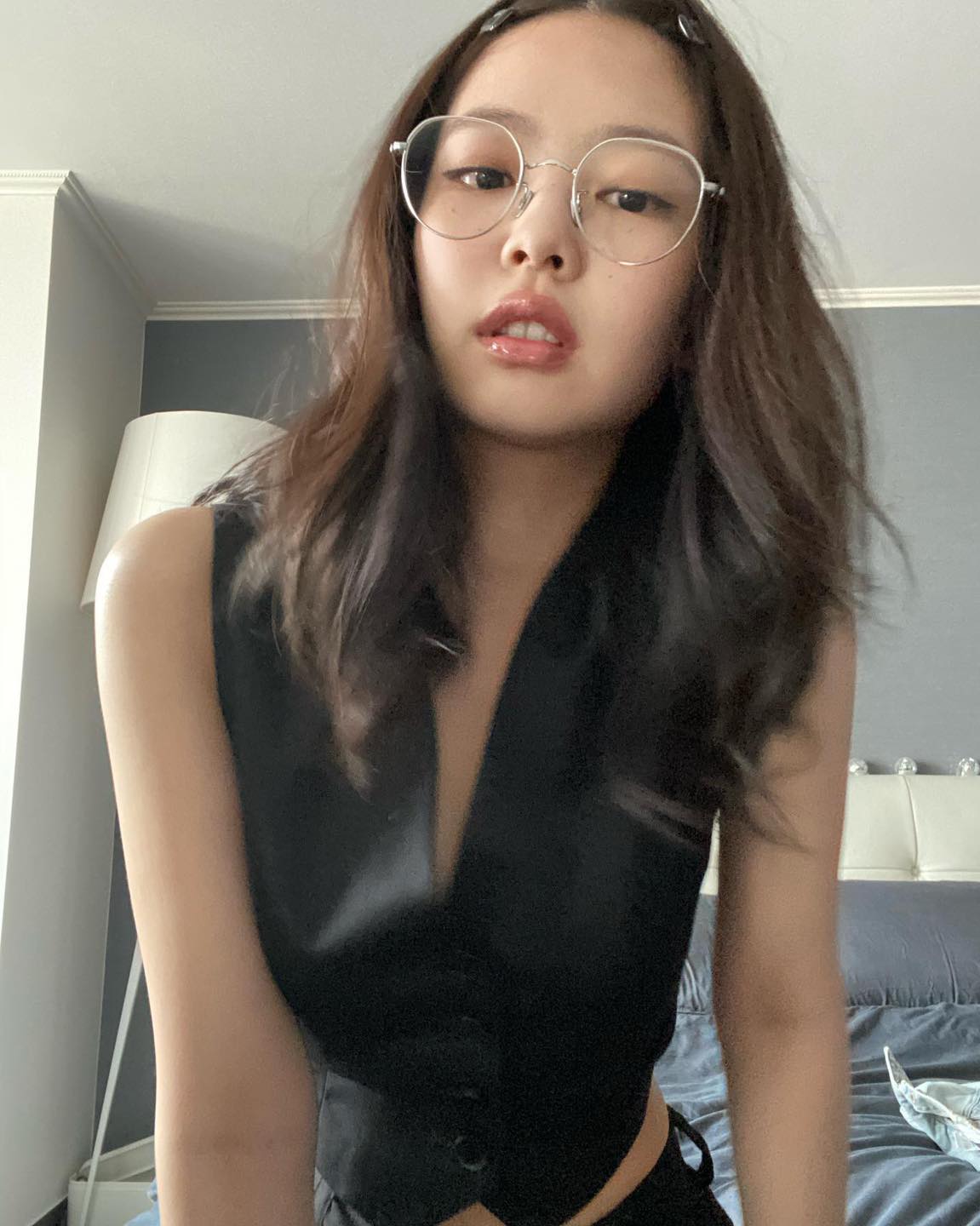 무심한 포인트🤓얇은 안경테 해🤍 이미지