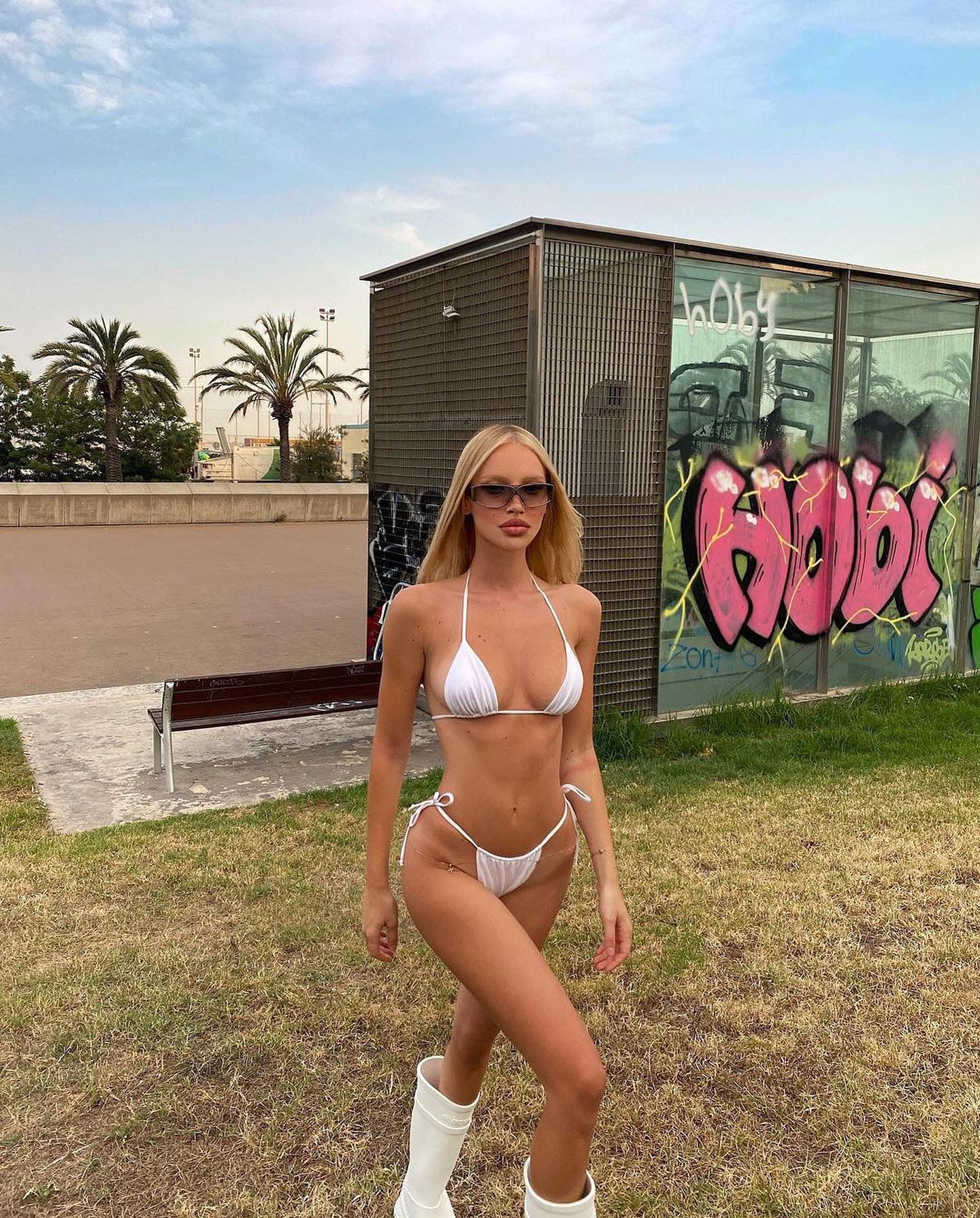 핫걸이라면 마이크로비키니👙🫰 이미지