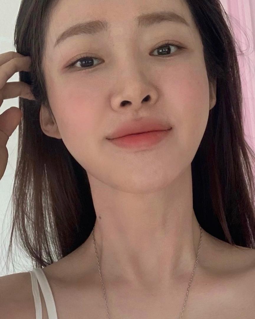여쿨 셀럽들의 핑크 메이크업🦩💕 이미지