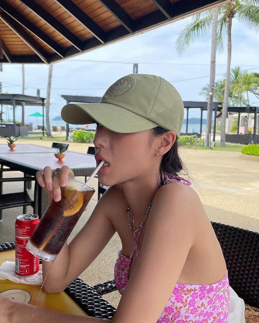 물놀이엔 볼캡 필수야🌊🧢🤍 이미지