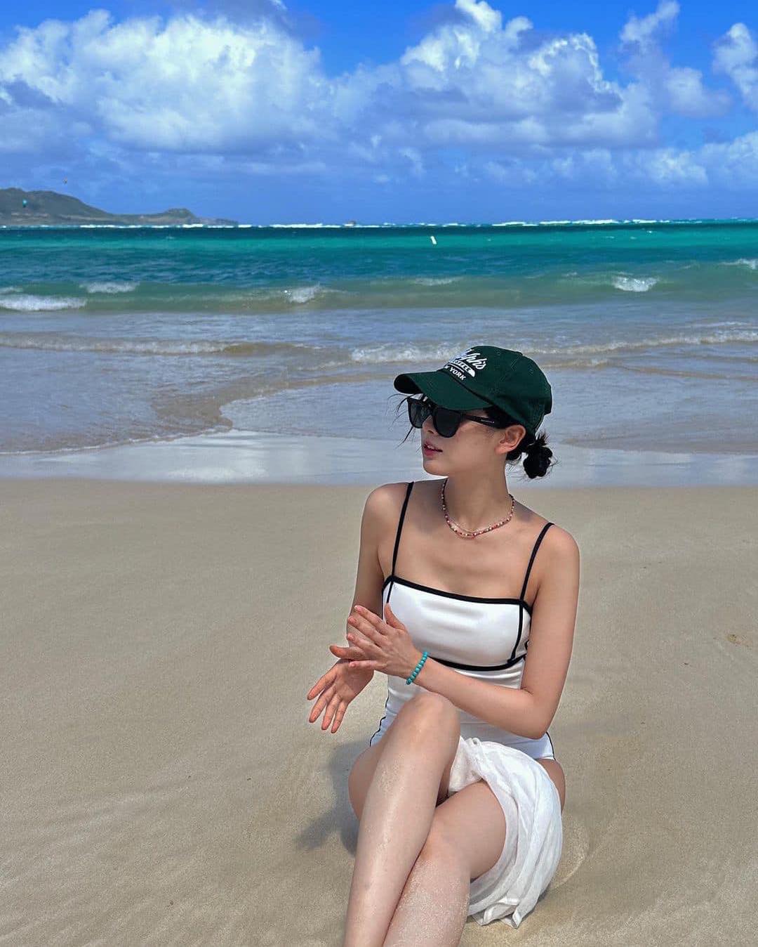 물놀이엔 볼캡 필수야🌊🧢🤍 이미지